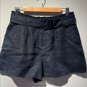 Vineyard Vines linen short